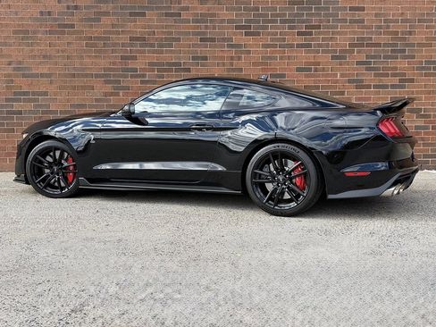 Used 2021 Ford Mustang Shelby GT500 w/ Technology Package image 3