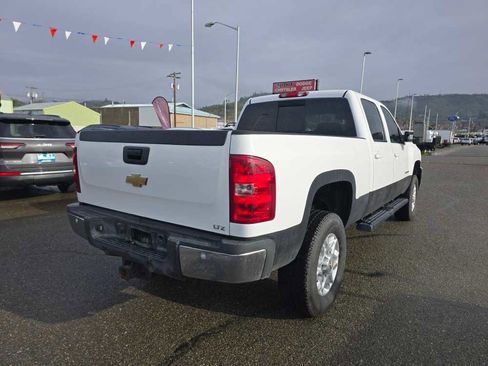 Used 2011 Chevrolet Silverado 3500 LTZ image 5