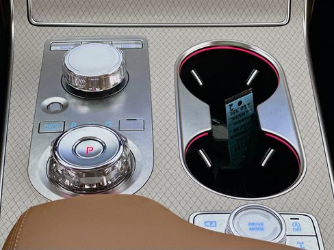 Used 2025 Genesis GV80 3.5T Prestige image 14