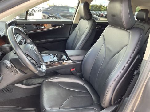 Used 2021 Lincoln Nautilus Reserve image 12