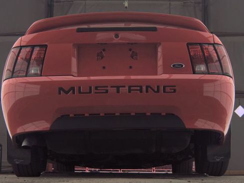 Used 2001 Ford Mustang Premium RWD image 5