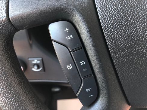 Used 2025 GMC Savana 2500 w/ Driver Convenience Package RWD image 32