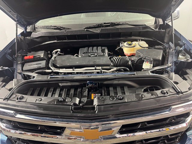 Used 2024 Chevrolet Silverado 1500 LT AWD/4WD image 25