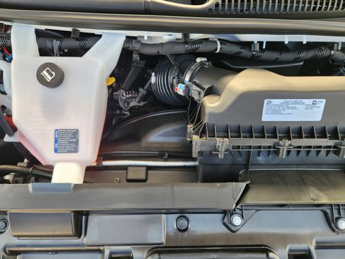 New 2026 GMC Savana 3500 Extended w/ Driver Convenience Package image 22