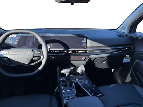 New 2026 Kia Sportage EX image 11