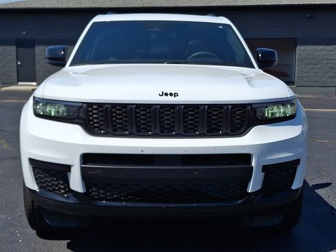 Used 2023 Jeep Grand Cherokee L Laredo AWD/4WD image 21