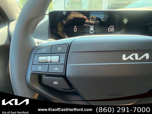 New 2026 Kia K4 FWD image 31
