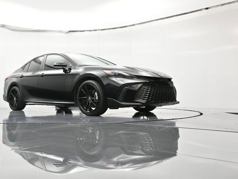 Used 2025 Toyota Camry SE image 41