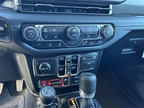 New 2026 Jeep Gladiator Mojave image 10