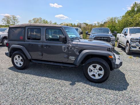 Used 2019 Jeep Wrangler Unlimited Sport S AWD/4WD image 6