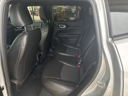 New 2026 Jeep Compass Latitude image 16