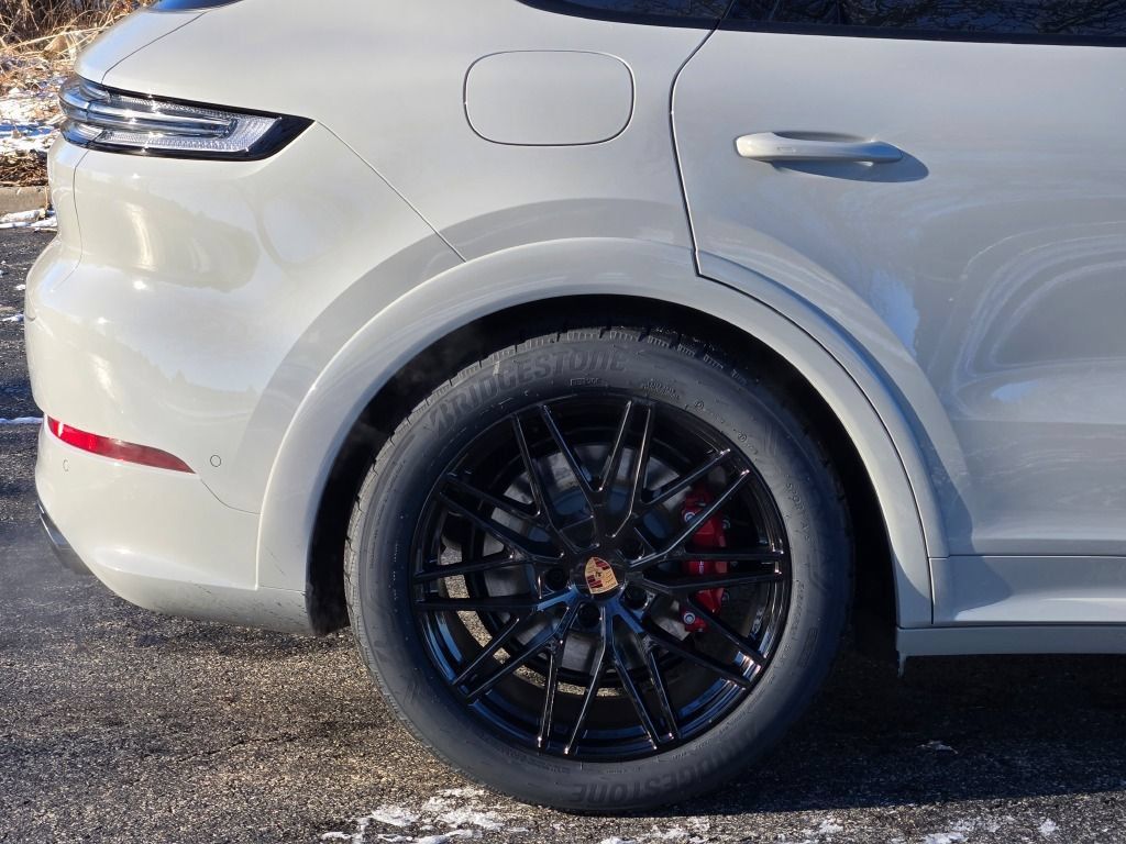 New 2026 Porsche Cayenne GTS AWD/4WD image 14