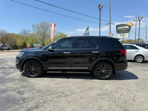 Used 2017 Ford Explorer Platinum AWD/4WD image 2