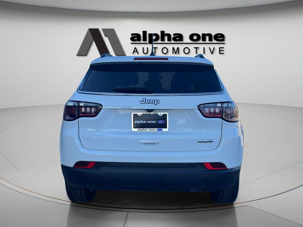 Used 2022 Jeep Compass Latitude w/ Convenience Group FWD image 7