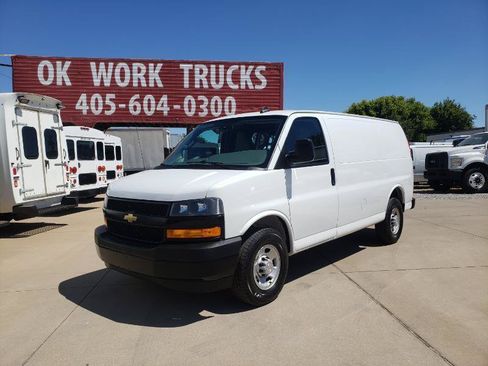 Used 2020 Chevrolet Express 2500 w/ Driver Convenience Package RWD image 3
