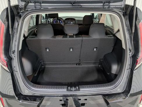 Used 2025 Kia Soul LX image 22