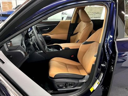 New 2025 Lexus ES 350 w/ Premium Package image 9
