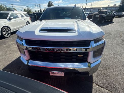 Used 2021 Chevrolet Silverado 2500 LT w/ Fleet Comfort Package AWD/4WD image 2