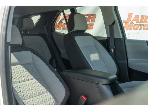 Used 2024 Chevrolet Equinox LT FWD image 5
