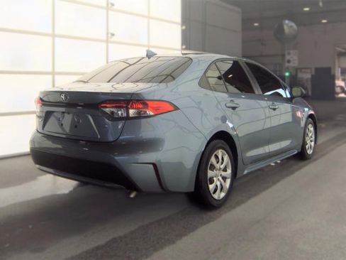 Used 2020 Toyota Corolla LE FWD image 5