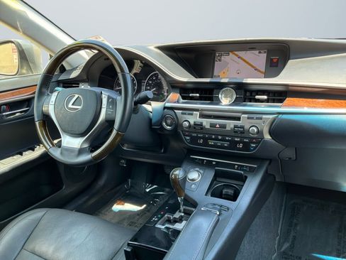 Used 2015 Lexus ES 350 w/ Luxury Package FWD image 14