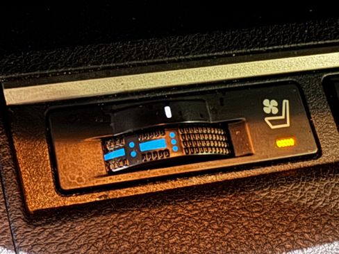 Used 2015 Lexus ES 350 w/ Luxury Package image 32