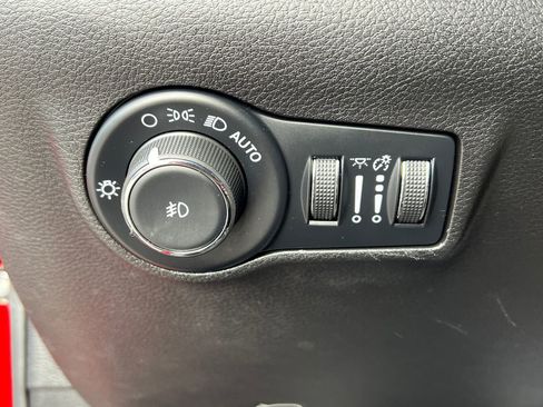 Used 2022 Jeep Compass Limited image 29