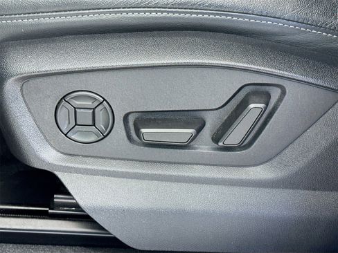 Used 2023 Audi Q8 Prestige image 19