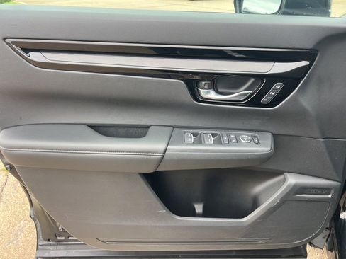 Used 2025 Honda CR-V EX-L image 11