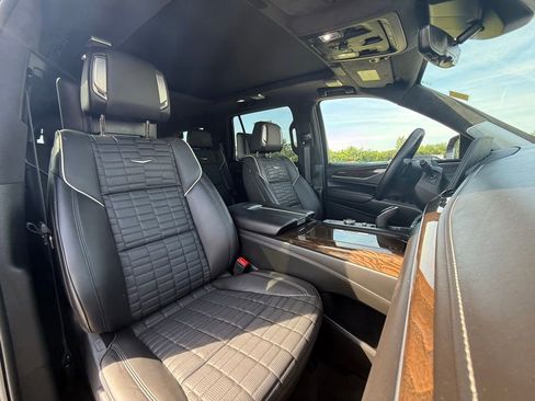 Certified 2024 Cadillac Escalade Premium Luxury Platinum AWD/4WD image 31
