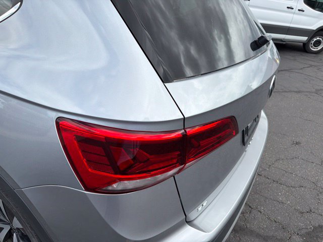 Used 2022 Volkswagen Taos SE FWD image 26