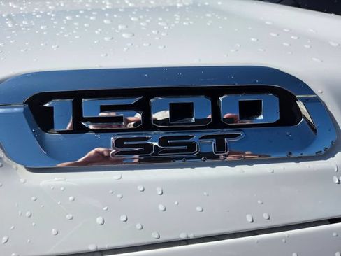 Used 2025 RAM 1500 Laramie AWD/4WD image 25