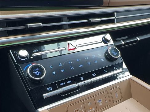 Used 2025 Hyundai Santa Fe Limited image 33