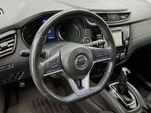Used 2018 Nissan Rogue SV w/ Premium Package AWD/4WD image 18