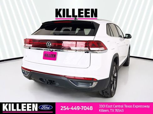 Used 2025 Volkswagen Atlas Cross Sport SE image 8