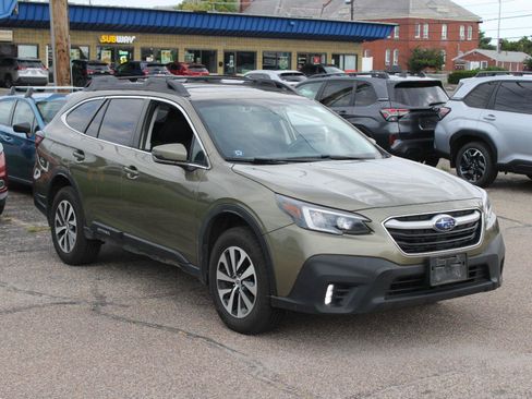 Used 2021 Subaru Outback Premium AWD/4WD image 3