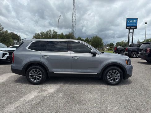 Used 2025 Kia Telluride LX FWD image 5