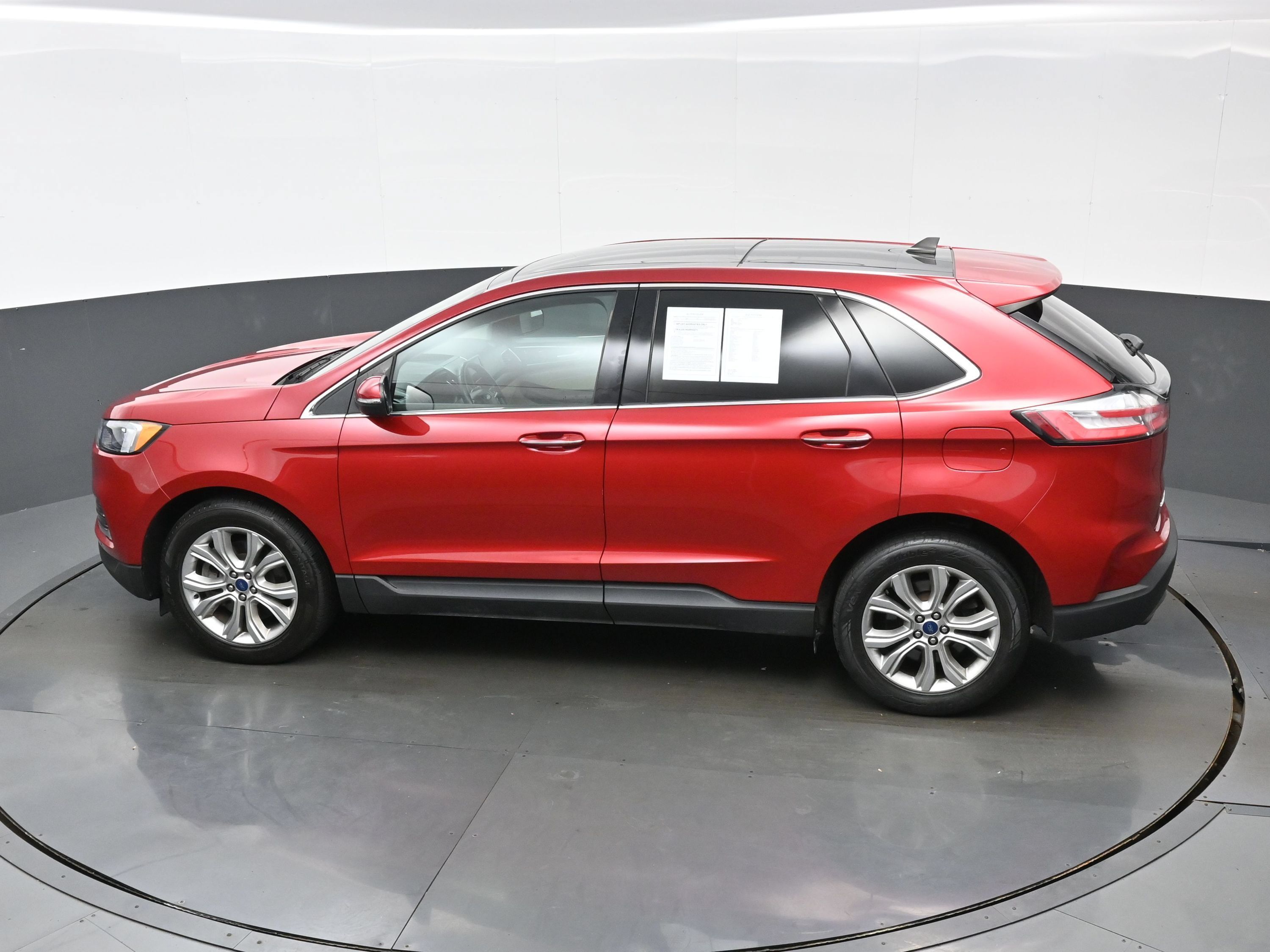 Used 2022 Ford Edge Titanium AWD/4WD image 37