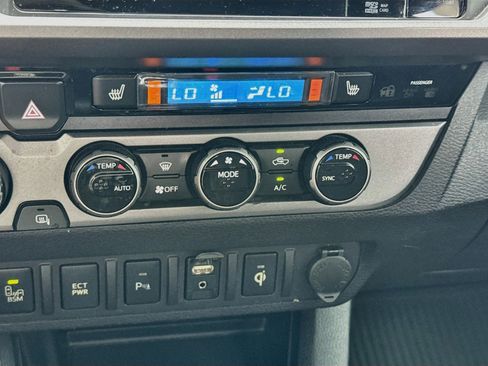 Used 2017 Toyota Tacoma TRD Pro AWD/4WD image 12