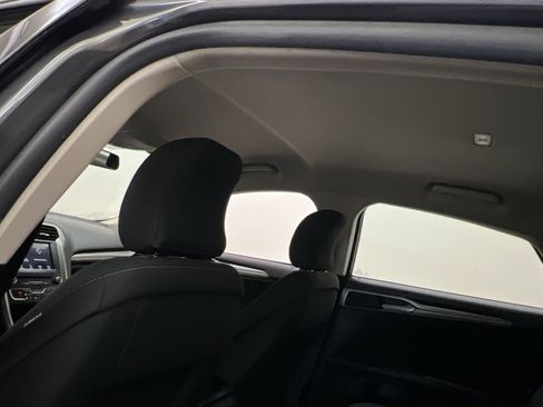 Used 2018 Ford Fusion SE w/ Fusion SE Technology Package image 22