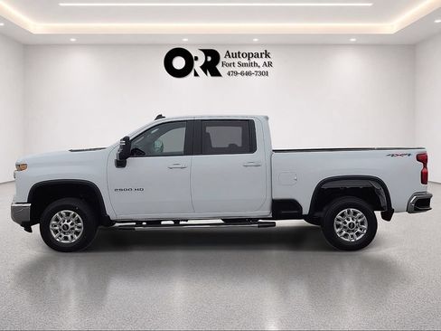 Used 2025 Chevrolet Silverado 2500 LT w/ Convenience Package AWD/4WD image 3