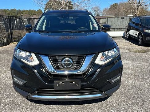 Used 2020 Nissan Rogue SL image 2