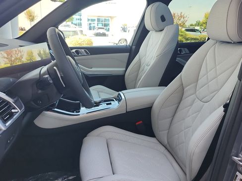 New 2026 BMW X5 xDrive40i w/ M Sport Package AWD/4WD image 15