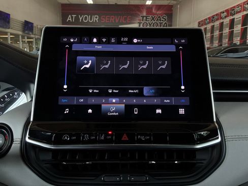 Used 2025 Jeep Compass Limited AWD/4WD image 31