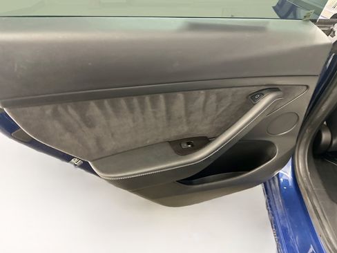 Used 2022 Tesla Model 3 Long Range AWD/4WD image 28