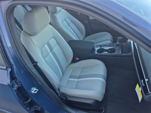 Certified 2025 Honda Civic Sport image 18