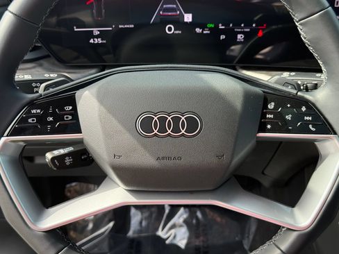 Used 2025 Audi Q5 Premium Plus w/ Premium Plus AWD/4WD image 17