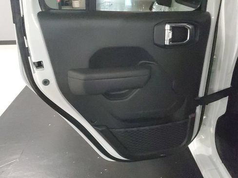 Used 2025 Jeep Wrangler Unlimited Sport AWD/4WD image 15