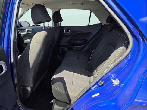 Used 2021 Hyundai Venue SEL FWD image 11