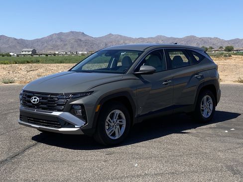 Certified 2026 Hyundai Tucson SE image 7